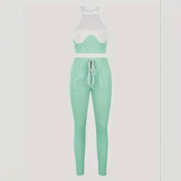 Cute two-piece set 🤍💚 - Picture 2 of 4